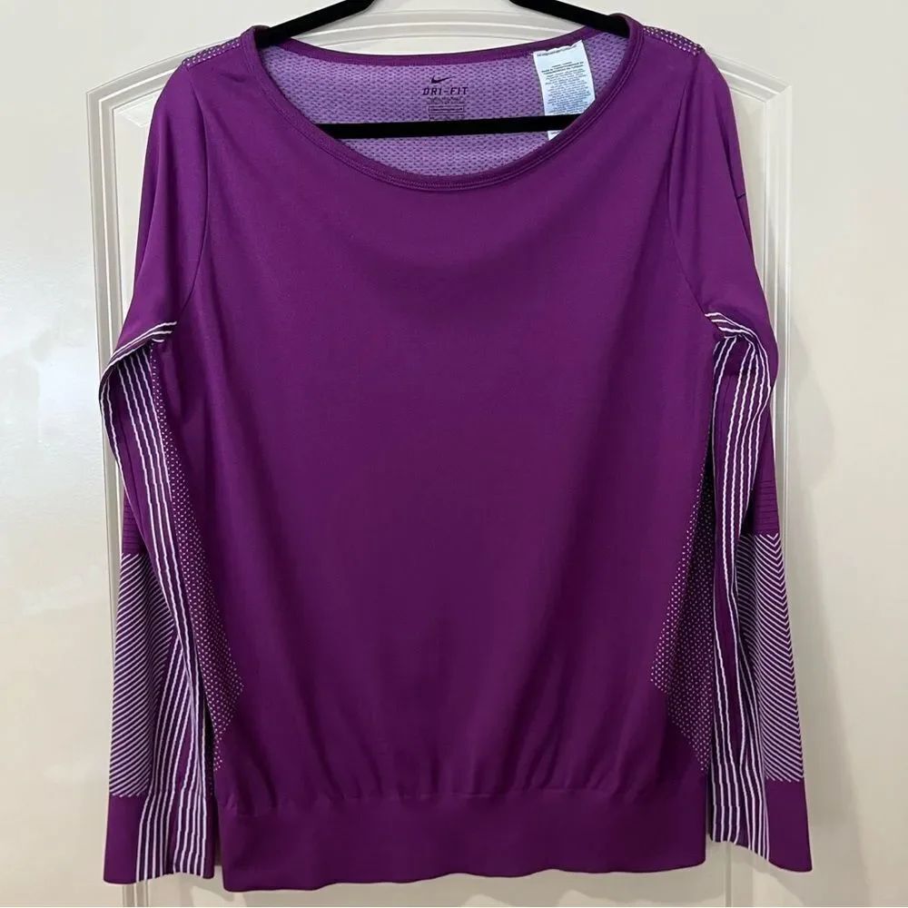 NIKE Long Sleeve Dry Fit Sweater Top Berry White Women’s Size Large